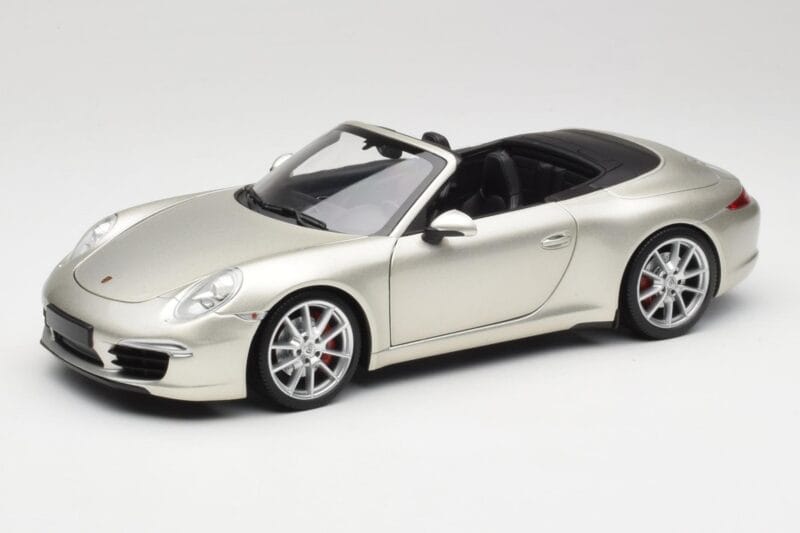 Porsche 911 991 Carrera S Kabriolet GT Strieborný Metalíza Minichamps 1:18 100061030 Kov