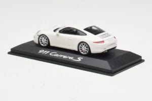 Porsche 911 991 Carrera S Biely IAA Frankfurt 2011 Minichamps 1:43 WAX20100090 Kov – obrázok 4 z 5