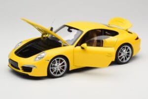 Porsche 911 991 Carrera S Racing Yellow Minichamps 1:18 100061021 Kov – obrázok 2 z 8
