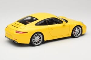 Porsche 911 991 Carrera S Racing Yellow Minichamps 1:18 100061021 Kov – obrázok 3 z 8