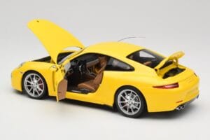 Porsche 911 991 Carrera S Racing Yellow Minichamps 1:18 100061021 Kov – obrázok 5 z 8