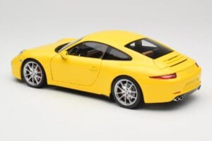 Porsche 911 991 Carrera S Racing Yellow Minichamps 1:18 100061021 Kov – obrázok 7 z 8