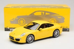 Porsche 911 991 Carrera S Racing Yellow Minichamps 1:18 100061021 Kov – obrázok 8 z 8