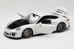 Porsche 911 991 GT3 Biely So Striebornými Kolesami Minichamps 1:18 113062721 Kov – obrázok 2 z 8