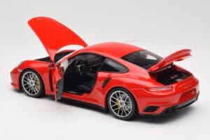Porsche 911 991 Turbo S Guards Red Minichamps 1:18 110067122 Kov – obrázok 5 z 8