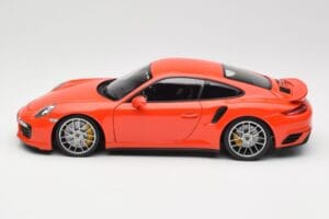 Porsche 911 991 Turbo S Lava Orange Minichamps 1:18 110067120 Kov – obrázok 4 z 8