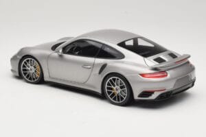 Porsche 911 991 Turbo S Strieborný Minichamps 1:18 113067126 Kov – obrázok 7 z 8