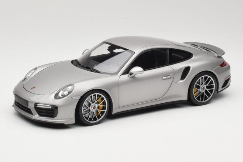 Porsche 911 991 Turbo S Strieborný Minichamps 1:18 113067126 Kov