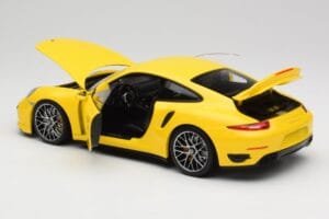 Porsche 911 991 Turbo S Žltý So Striebornými Kolesami Minichamps 1:18 110062322 Kov – obrázok 7 z 8