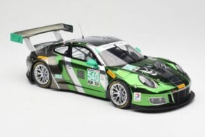 Porsche 911 991.1 GT3 R #540 Black Swan Racing P. Long / T. Pilgrim 24h Daytona 2016 Minichamps 1:18 155166540 Kov – obrázok 4 z 6