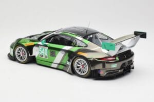 Porsche 911 991.1 GT3 R #540 Black Swan Racing P. Long / T. Pilgrim 24h Daytona 2016 Minichamps 1:18 155166540 Kov – obrázok 5 z 6