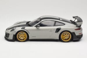Porsche 911 991.2 GT2 RS Chalk Weissach Package Zlaté Kolesá Minichamps 1:18 155068304 Kov – obrázok 3 z 6
