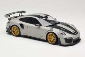 Porsche 911 991.2 GT2 RS Chalk Weissach Package Zlaté Kolesá Minichamps 1:18 155068304 Kov – obrázok 4 z 6