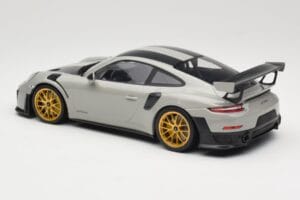Porsche 911 991.2 GT2 RS Chalk Weissach Package Zlaté Kolesá Minichamps 1:18 155068304 Kov – obrázok 5 z 6