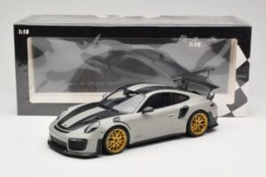 Porsche 911 991.2 GT2 RS Chalk Weissach Package Zlaté Kolesá Minichamps 1:18 155068304 Kov – obrázok 6 z 6