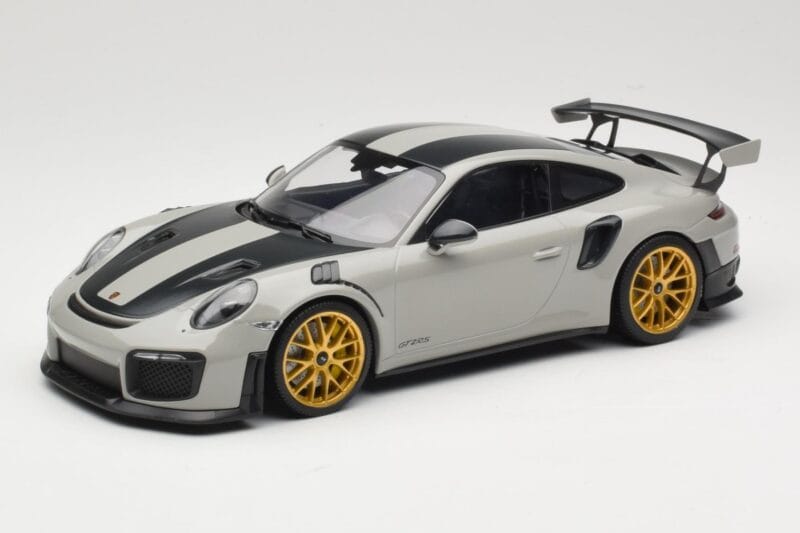 Porsche 911 991.2 GT2 RS Chalk Weissach Package Zlaté Kolesá Minichamps 1:18 155068304 Kov