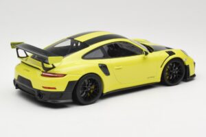 Porsche 911 GT2 RS 991.2 Weissach Package Zelený Čierne Kolesá Minichamps 1:18 155068300-1 Kov – obrázok 2 z 6