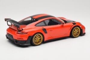 Porsche 911 991.2 GT2 RS Oranžový Weissach Package Zlaté Kolesá Minichamps 1:18 155068305 Kov – obrázok 2 z 6