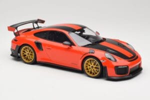 Porsche 911 991.2 GT2 RS Oranžový Weissach Package Zlaté Kolesá Minichamps 1:18 155068305 Kov – obrázok 4 z 6
