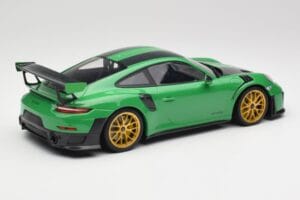 Porsche 911 991.2 GT2 RS Weissach Package British Racing Zelený & Zlaté Kolesá Minichamps 1:18 153068318 Kov – obrázok 2 z 6