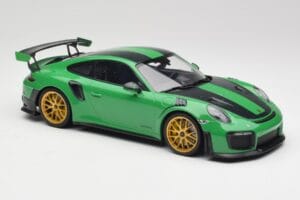 Porsche 911 991.2 GT2 RS Weissach Package British Racing Zelený & Zlaté Kolesá Minichamps 1:18 153068318 Kov – obrázok 4 z 6