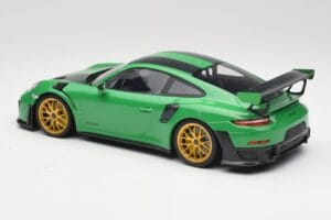 Porsche 911 991.2 GT2 RS Weissach Package British Racing Zelený & Zlaté Kolesá Minichamps 1:18 153068318 Kov – obrázok 5 z 6