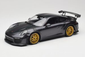Porsche 911 991.2 GT2 RS Weissach Package Purple Metallic So Zlatými Magnéziovými Kolesami Minichamps 1:18 153068322 Kov