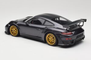 Porsche 911 991.2 GT2 RS Weissach Package Purple Metallic So Zlatými Magnéziovými Kolesami Minichamps 1:18 153068322 Kov – obrázok 5 z 6
