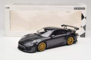 Porsche 911 991.2 GT2 RS Weissach Package Purple Metallic So Zlatými Magnéziovými Kolesami Minichamps 1:18 153068322 Kov – obrázok 6 z 6