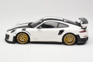 Porsche 911 991.2 GT2 RS Weissach Package Biely So Zlatými Kolesami Minichamps 1:18 153068308 Kov – obrázok 3 z 6