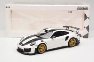 Porsche 911 991.2 GT2 RS Weissach Package Biely So Zlatými Kolesami Minichamps 1:18 153068308 Kov – obrázok 6 z 6