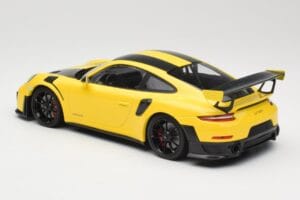 Porsche 911 991.2 GT2 RS Weissach Package Žltý s Čiernymi Kolesami Minichamps 1:18 155068311 Kov – obrázok 5 z 6