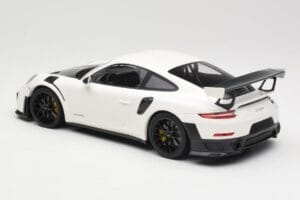 Porsche 911 991.2 GT2 RS Biely s Čiernymi Kolesami Minichamps 1:18 155068310 Kov – obrázok 5 z 6