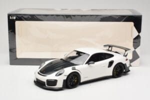 Porsche 911 991.2 GT2 RS Biely s Čiernymi Kolesami Minichamps 1:18 155068310 Kov – obrázok 6 z 6