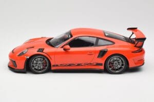 Porsche 911 991.2 GT3 RS Lava Orange & Strieborné Kolesá Minichamps 1:18 155068225 Kov – obrázok 3 z 6