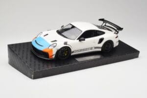 Porsche 911 991.2 GT3 RS Manthey Racing Biely & Modrý & Oranžový Minichamps 1:18 MR-911-GT3RS-1805 Kov – obrázok 2 z 6