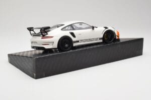 Porsche 911 991.2 GT3 RS Manthey Racing Biely & Modrý & Oranžový Minichamps 1:18 MR-911-GT3RS-1805 Kov – obrázok 3 z 6