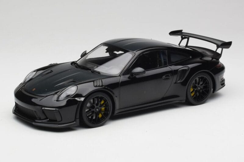 Porsche 911 991.2 GT3 RS Weissach Package Čierny & Čierne Kolesá Minichamps 1:18 153068228 Kov