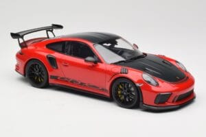 Porsche 911 991.2 GT3 RS Weissach Package Guards Red Čierne Ráfiky Minichamps 1:18 153068223 Kov – obrázok 4 z 6