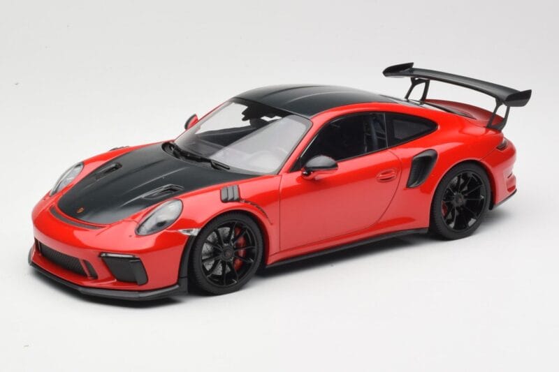 Porsche 911 991.2 GT3 RS Weissach Package Červený s Čiernymi Kolesami Minichamps 1:18 155068230 Kov
