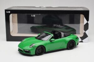 Porsche 911 991.2 Targa 4 GTS British Racing Zelený Minichamps 1:18 155061065 Kov – obrázok 6 z 6