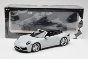 Porsche 911 992 Carrera 4 GTS Kabriolet Šedý Minichamps 1:18 155063034 Kov – obrázok 6 z 6