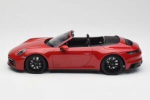 Porsche 911 992 Carrera 4 GTS Kabriolet Červený Minichamps 1:18 155063032 Kov – obrázok 3 z 6