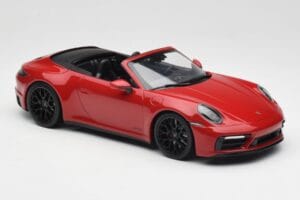 Porsche 911 992 Carrera 4 GTS Kabriolet Červený Minichamps 1:18 155063032 Kov – obrázok 4 z 6