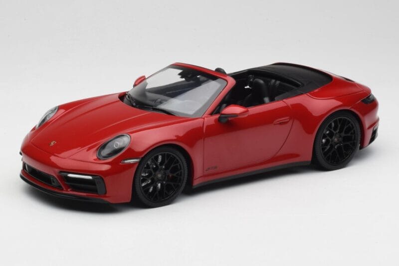 Porsche 911 992 Carrera 4 GTS Kabriolet Červený Minichamps 1:18 155063032 Kov