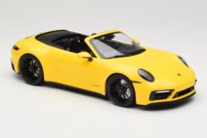Porsche 911 992 Carrera 4 GTS Kabriolet Žltý Minichamps 1:18 155063030 Kov – obrázok 4 z 6