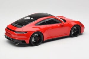 Porsche 911 992 Carrera 4 GTS Červený Minichamps 1:18 155063100 Kov – obrázok 2 z 6