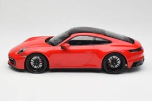 Porsche 911 992 Carrera 4 GTS Červený Minichamps 1:18 155063100 Kov – obrázok 3 z 6