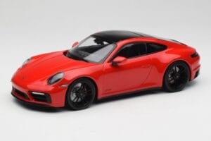 Porsche 911 992 Carrera 4 GTS Červený Minichamps 1:18 155063100 Kov
