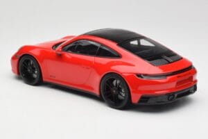 Porsche 911 992 Carrera 4 GTS Červený Minichamps 1:18 155063100 Kov – obrázok 5 z 6